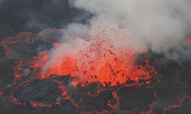 33 Fontaine de lave Nyiragongo